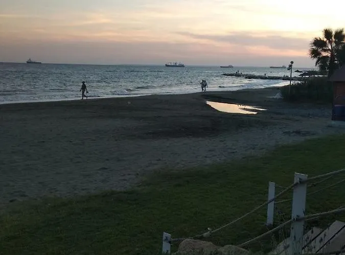 Seaside Spacious With Sea View Apartament Limassol