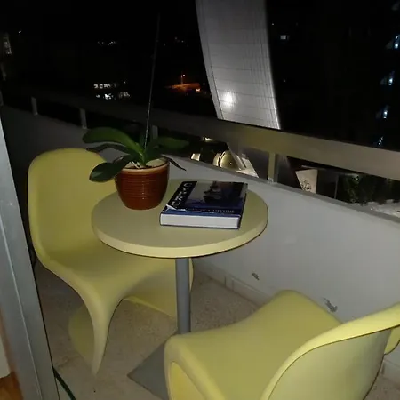 Seaside Spacious With Sea View Apartment *